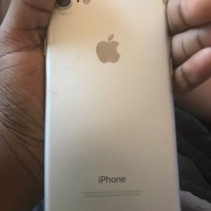 Selling a iPhone 7 don’t got no cracks